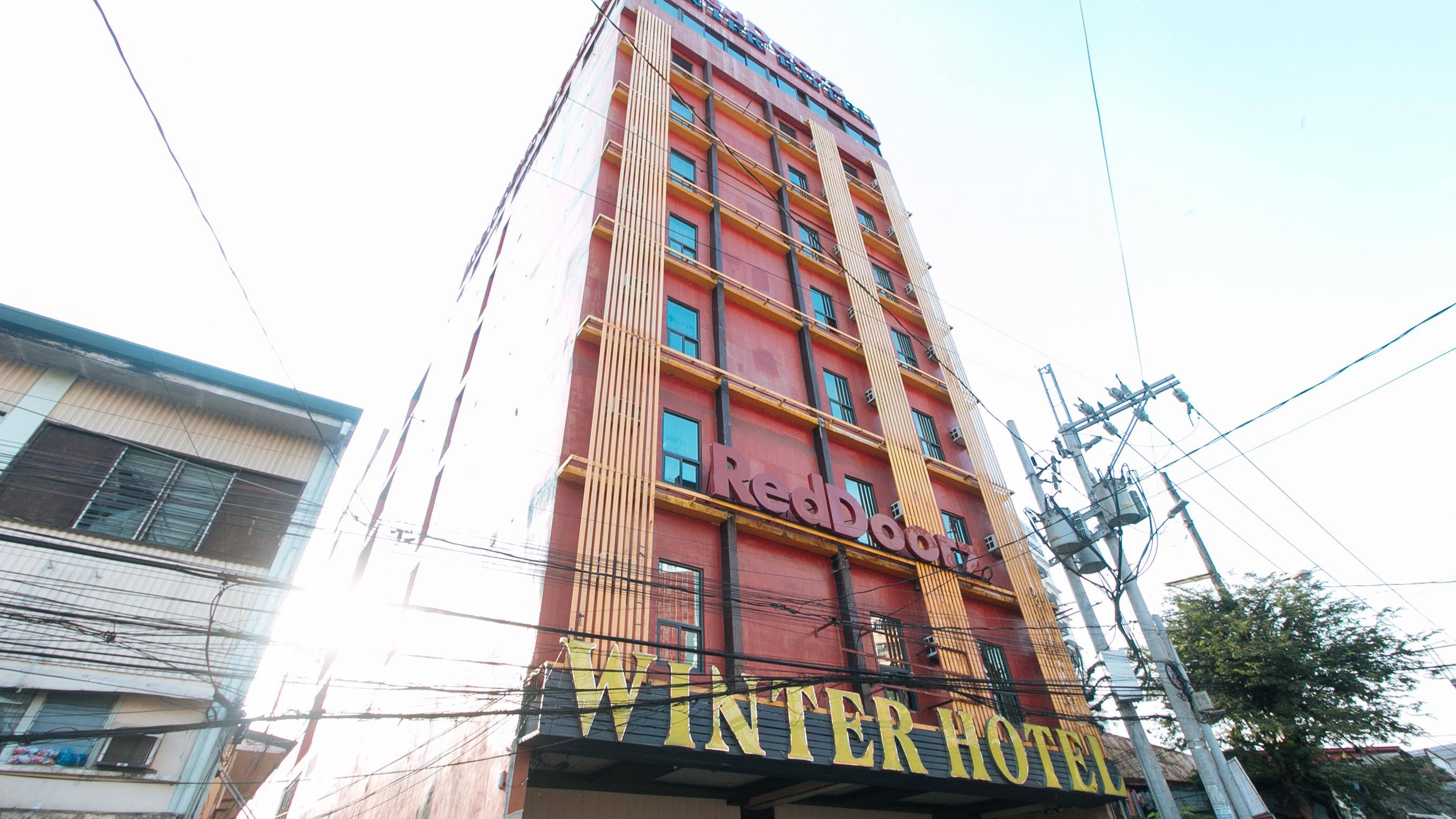 Reddoorz Plus Winter Benitez Cubao Manila Exterior photo