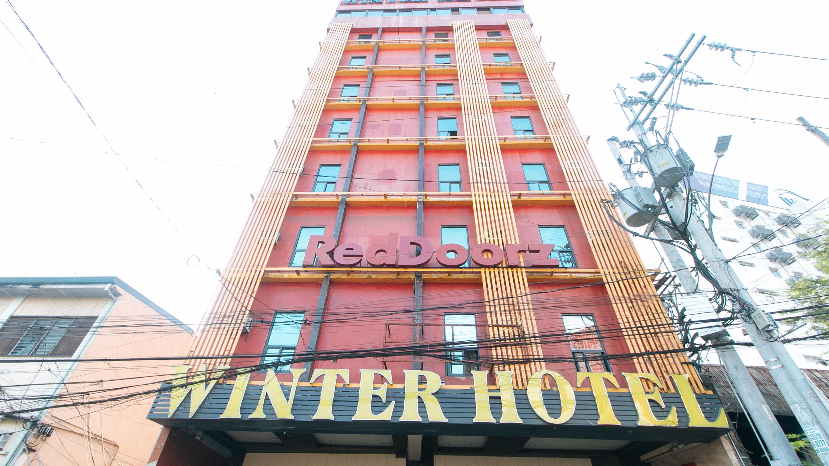 Reddoorz Plus Winter Benitez Cubao Manila Exterior photo