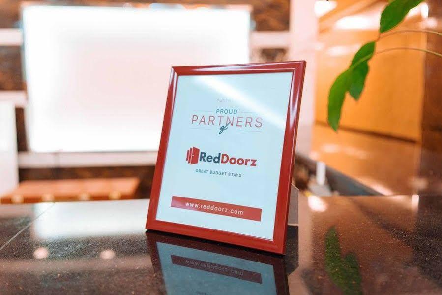 Reddoorz Plus Winter Benitez Cubao Manila Exterior photo